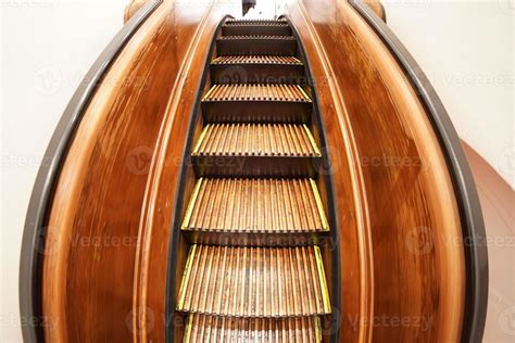 old antique wooden escalator in new york 17229464 Stock Photo at Vecteezy