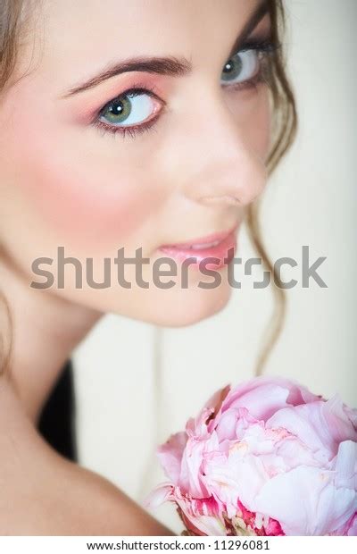 Beautiful Brunette Girl Early Twenties Natural Stock Photo Shutterstock