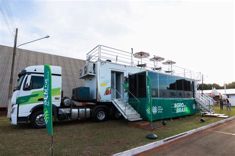 Carreta Agro Pelo Brasil Da Cna E Palestra Sobre O Cna Fiagro