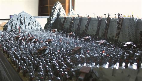 Lego Lord Of The Rings Helm S Deep 150 000 Bricks The Toyark News