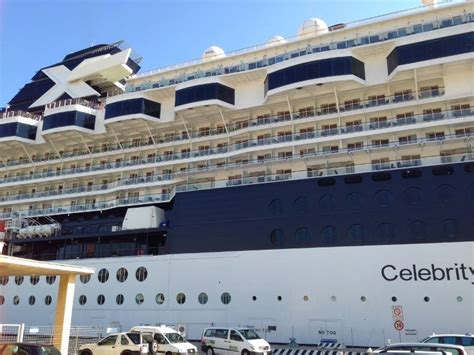 Messina Approdata Al Porto La Celebrity Cruises Con Due Mila Turisti