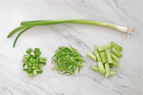 How to Cut Green Onions (Scallions) - Clean Green Simple