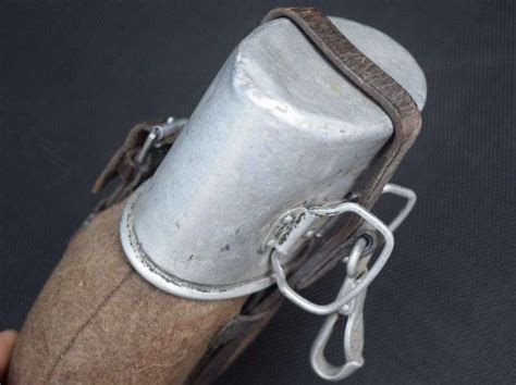 4 Excellent Original Ww2 German Army Water Bottle With Belt Hook And Cup