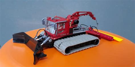 Siku Super Pisten Bully 300W Polar Snow Plow Scale 1 50 Hobbies Toys