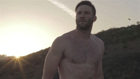 New England Patriots Julian Edelman Show Off Buff Body As He Works Out