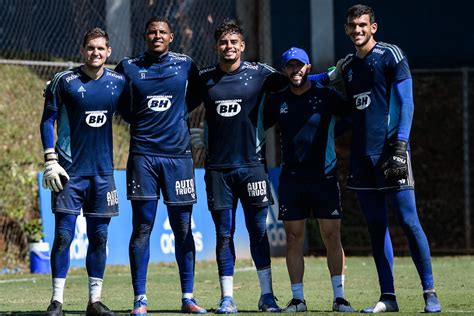 Goleiro Do Cruzeiro Acerta Rival Mineiro Para 2024 Zeiro