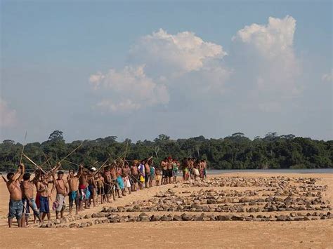 G Ind Genas E Ativistas Protestam Contra Hidrel Trica No Rio Tapaj S