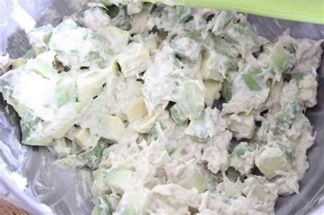 Avocado and Tuna Wasabi Mayo Salad Recipe! Creamy, full of umami, and refreshingly spicy wasabi ...