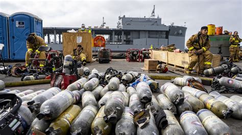 Dvids Images Sailors And Federal San Diego Firefighters Fight Fire