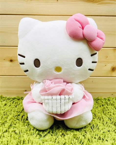 【震撼精品百貨】hello Kitty 凱蒂貓~日本sanrio三麗鷗 Kitty絨毛娃娃 玫瑰花76879 其他玩具 Yahoo奇