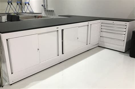 Racecarsdirect.com - Dura Workshop Cabinets