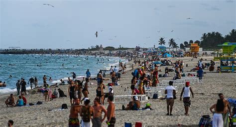 Estados Unidos Miami Beach prohíbe fumar en la playa desde el 1 de