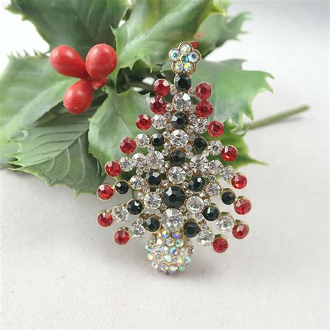 Glistening Red Dark Green Clear Rhinestone Christmas Tree Gold Tone Pin