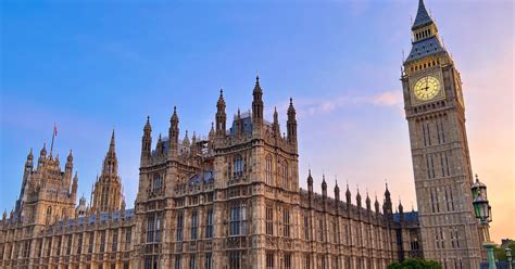 Big Ben Volta A Receber Turistas Veja Como Visitar O Topo Da Famosa