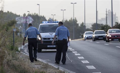 Velika Tragedija U Prometnoj Nesre I U Ka Tel Su Urcu Poginuo Otac