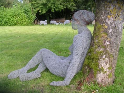 15 Beautiful Wire Sculptures That Redefine The Art Of Twisting