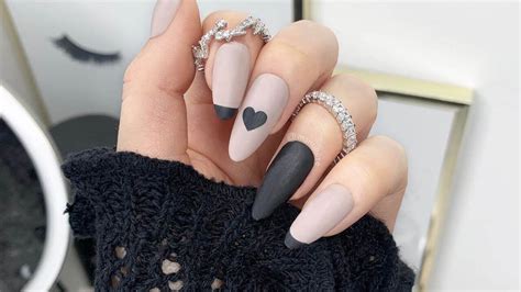 Tuyển chọn 200 mẫu nail designs in black được yêu thích nhất