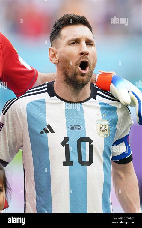 LUSAIL QATAR NOVIEMBRE 22 Jugador De Argentina Lionel Messi Canta