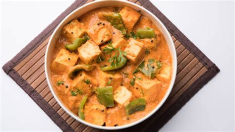 Milk Paneer পেঁয়াজ রসুন ছাড়া সম্পূর্ণ নিরামিষ পদ দুধ পনির বানিয়ে