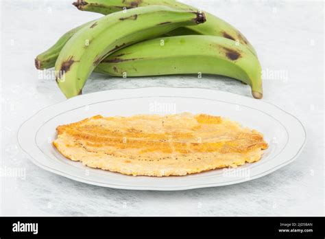 Patacones De Platano Verde Fotografías E Imágenes De Alta Resolución