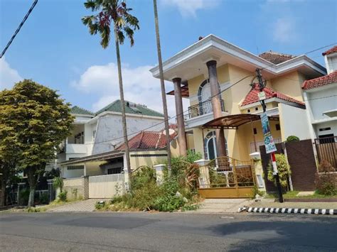 Rumah Mewah Strategis Poros Jalan Kembar Griya Shanta Permata Jingga