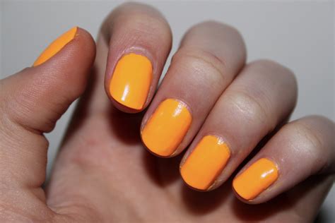 the beauty series | uk beauty blog: american apparel neon nail polish