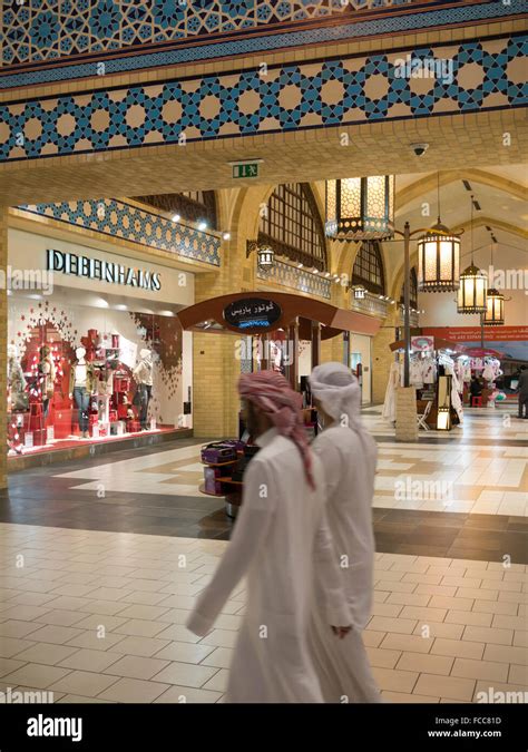 Tourists Shopping In Ibn Battuta Mall The Worlds Largest Themed