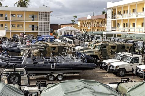 Gabon Les Forces De D Fense Et De S Curit Pourvues En Moyens Roulants