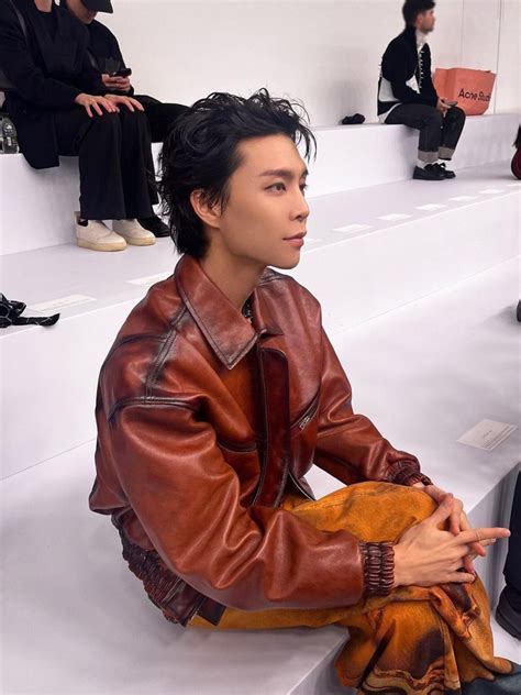Potret Kerennya Johnny Nct Saat Menghadiri Acne Studios Springsummer
