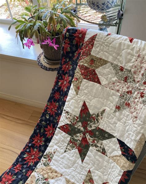 Poinsetta Stars A Christmas Quilt To Warm Your Holidays Stars Of Cream