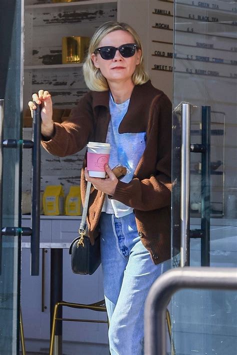 KIRSTEN DUNST Grabs A Coffee Before Making A Stop At A CBD Store 11 01