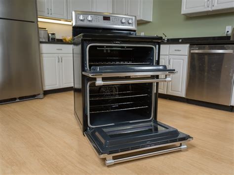 Set your sights on the Maytag Gemini double-oven range (pictures) - CNET