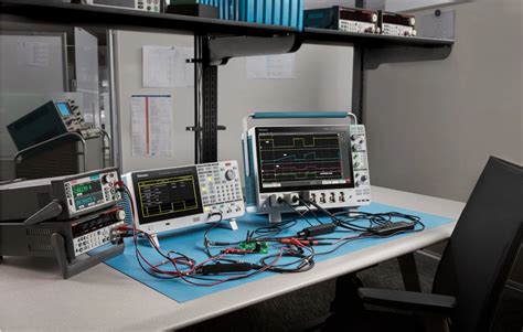 What does an oscilloscope measure? - Tektronix Indonesia