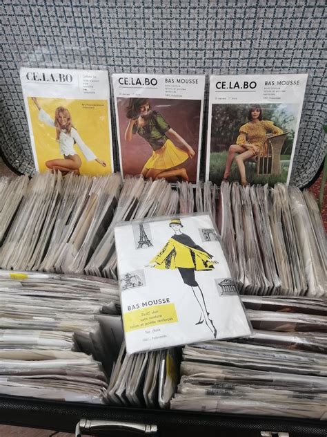 Lingerie d époque Paire de bas mousse français fin emballé neuf RDA Collant Bas Lingerie