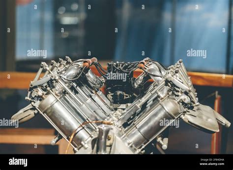 inline engine  res stock photography  images alamy