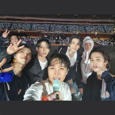 BTS ARMY Cannot Keep Calm As They Get An OT7 Selca From The PTD Concert