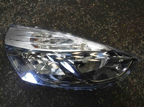 Renault Clio MK4 20132019 Drivers OSF Front Headlight 45 HALOGEN