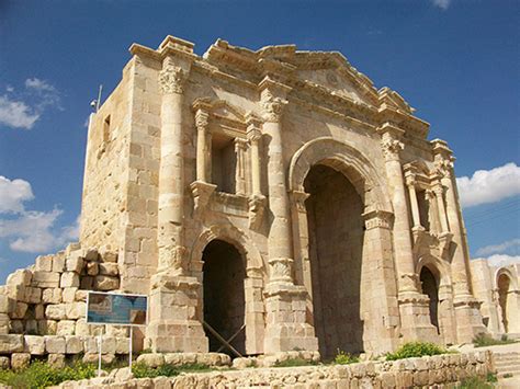 Arco de Adriano y Cardo Máximo de Jerash La guía de Historia del Arte