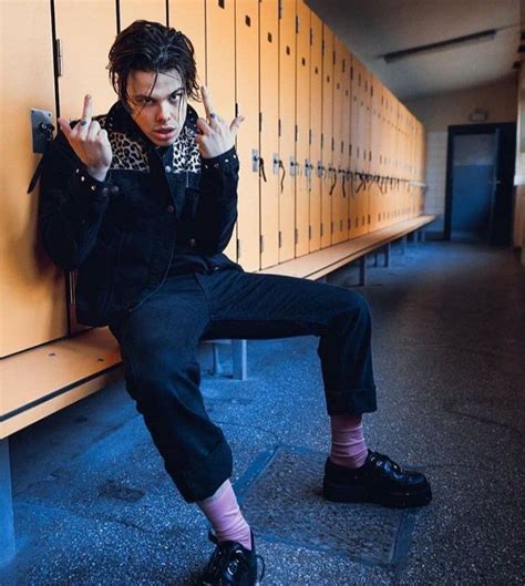 Pin By Bandit On Yungblud Dominic Harrison Black Heart Celebrity Crush