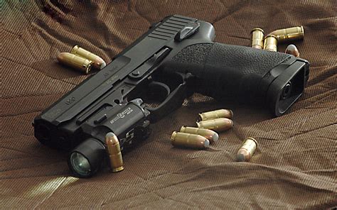 The Heckler & Koch USP .45 Compact