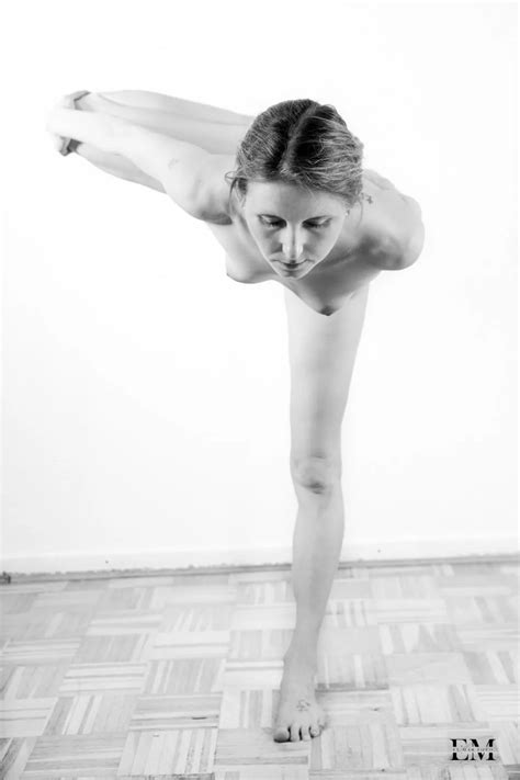 Nude Yoga With Elke Elmar Woelm U Elke Nakedyoga Nacktyoga
