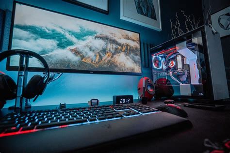 An RGB Gaming desk setup with an unbelievable clean look - Minimal Desk ...