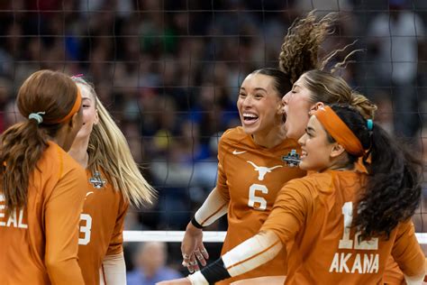 Texas Womens Volleyball Sweeps Top Ranked Nebraska To Win Second