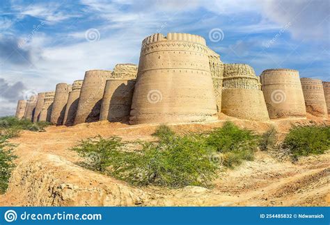 Fascinating View Of The Derawar Fort In The Cholistan Desert Editorial