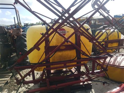 180g 800 Litre Hardi Sprayer Bell Tractors