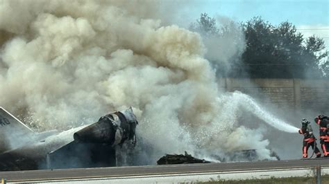 Naples, Florida plane crash videos from witness show aftermath on I-75