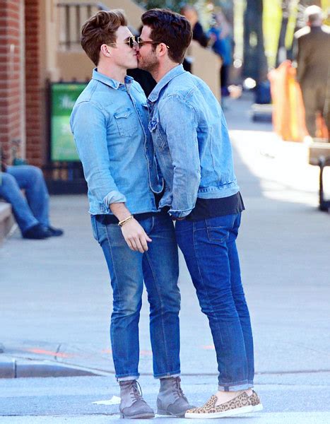 MEN OF DISTINCTION NATE BERKUS JEREMIAH BRENT THE MODERN GAY GUIDE