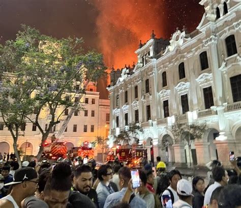 Per Incendios Barricadas Y Duros Enfrentamientos Entre Manifestantes