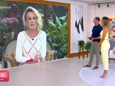 Ana Maria Braga Zoa Figurino De Fabr Cio Battaglini Cal A De Pular Brejo