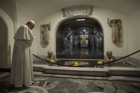 Pope Benedict Xvis Tomb In The Vatican Is Open To The Public Now